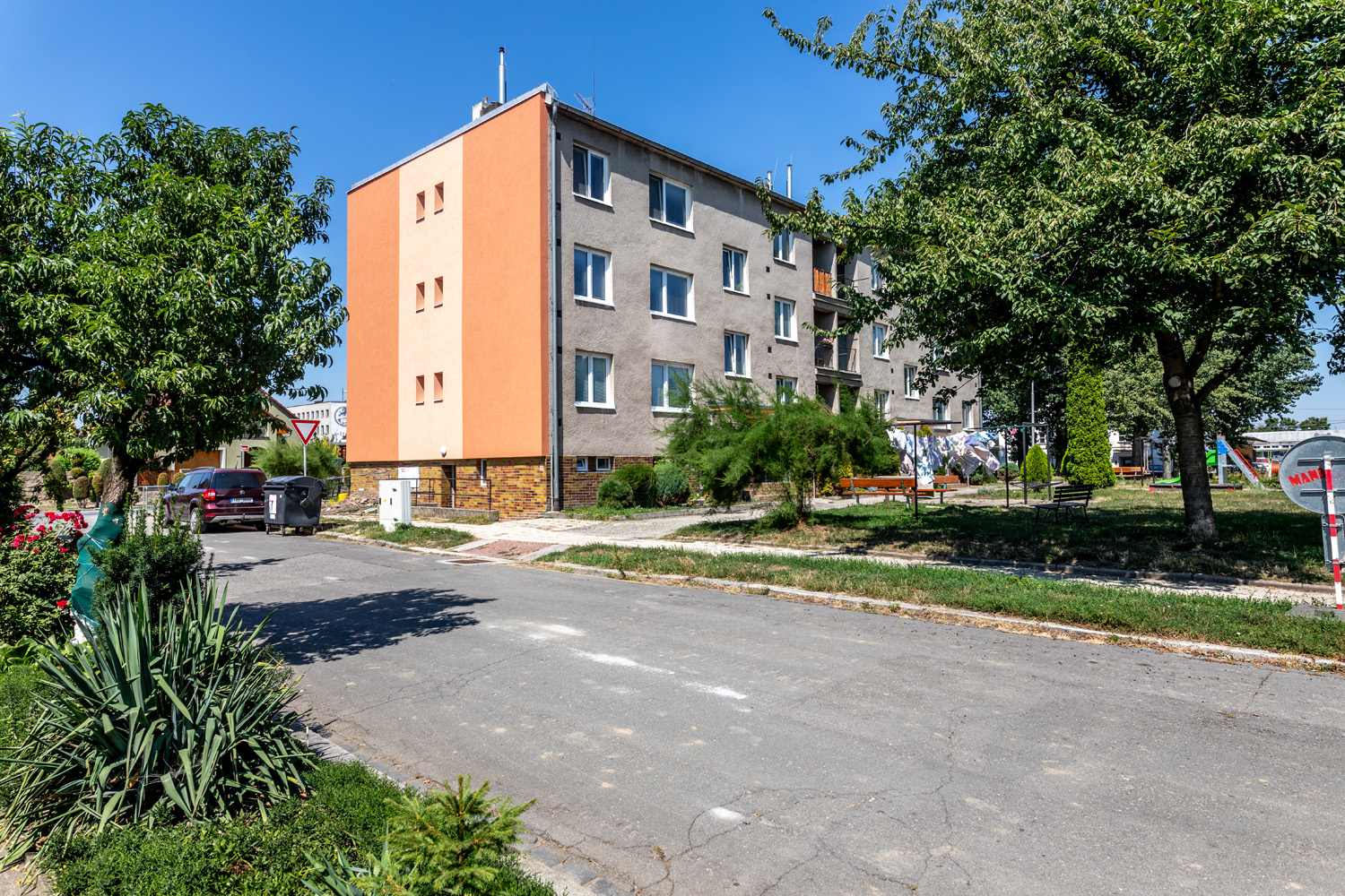 Stavební úpravy bytového domu Axmanova 3761-62, Kroměříž